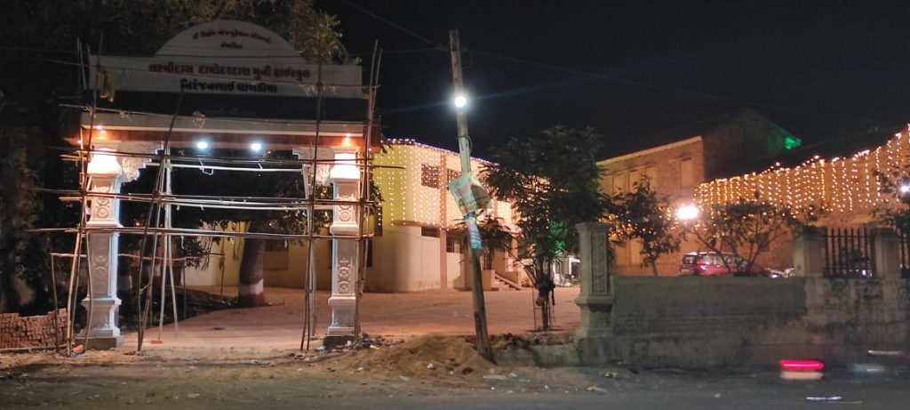 Sehore's LD Muni High School was decorated like a bride as part of its centenary celebrations.