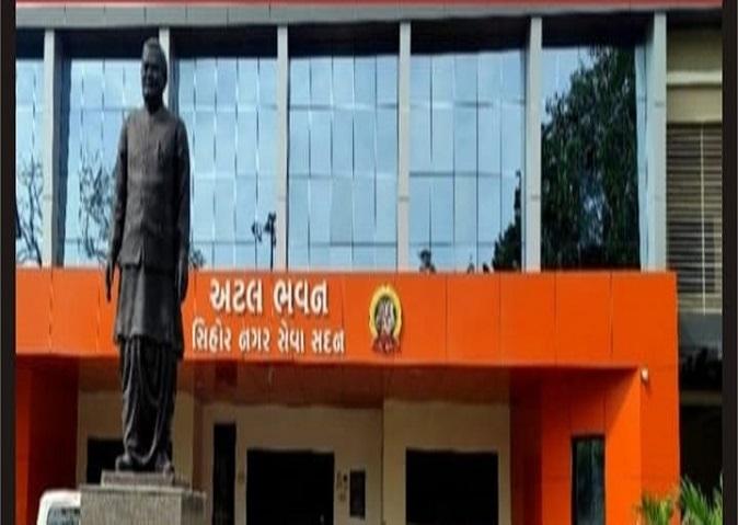 Employees of Sihore Municipality are negligent in duty; There is no one to listen