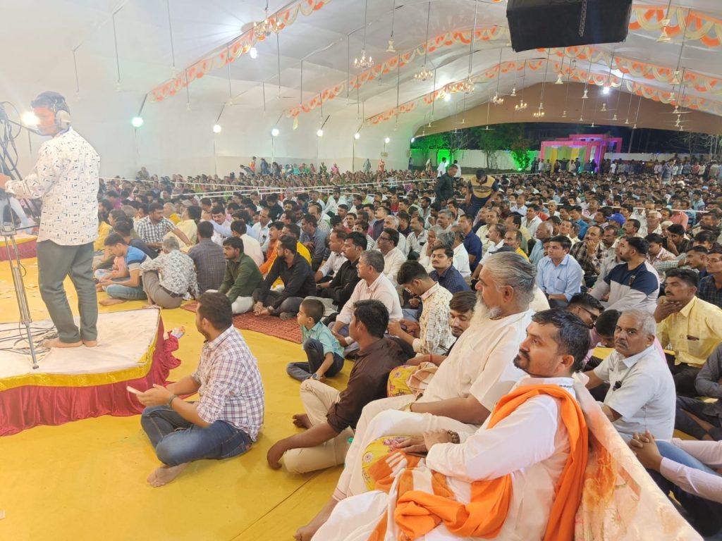 Devgana village organizes grand Santwani at Gopal Ashram - People throng to hear famous Jignesh Kaviraj and Alpaben Patel