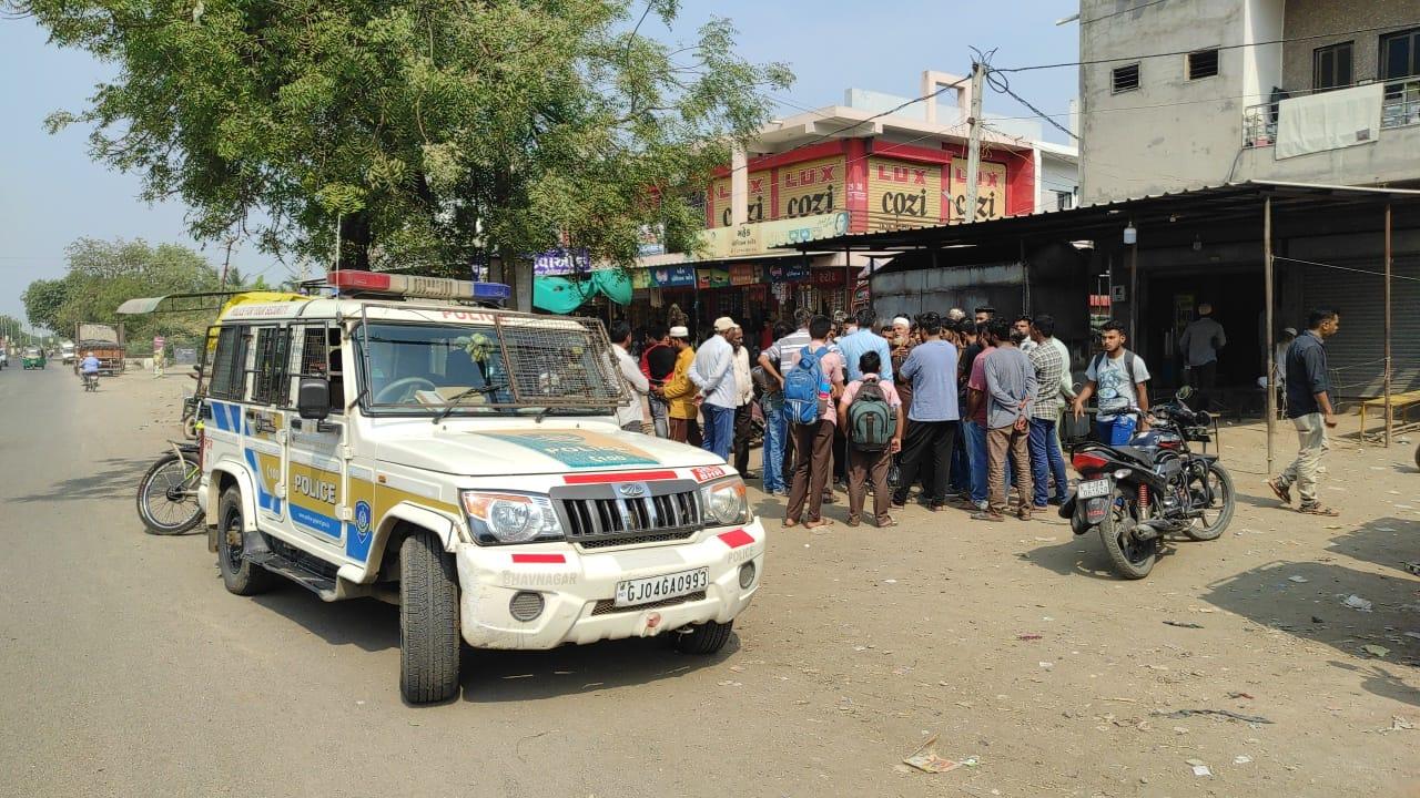 A shop called Fazal Amlet on Sihore Rajkot Road was set on fire by anti-social elements.