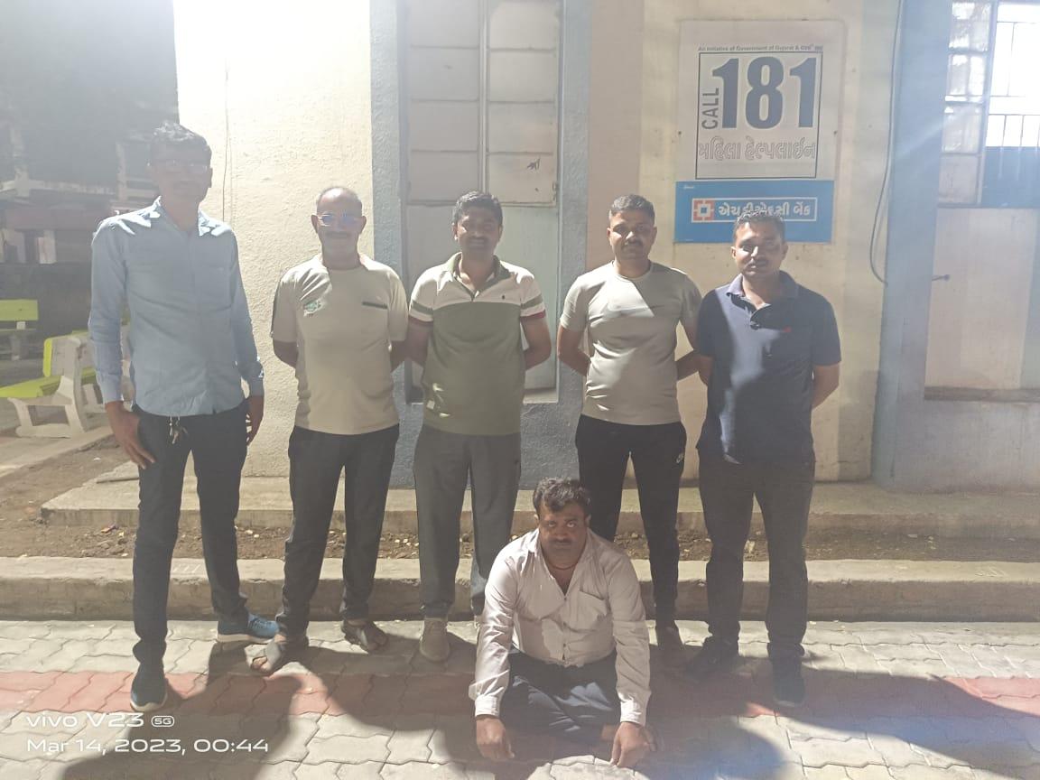 Sihor; Persons involved in liquor crime were arrested under the aspect
