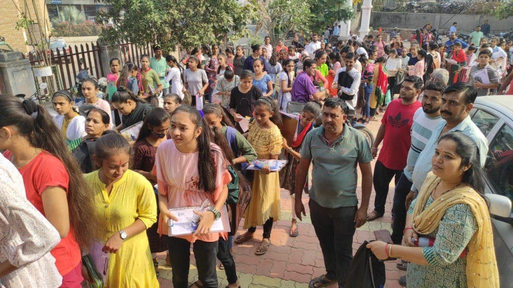 Sihor; Class 10 Gujarati Paper Very Easy: The Village Speaks and Question Essay on Benefits of Mobile