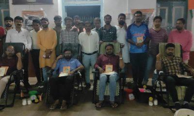 2nd-blood-donation-camp-organized-by-sihor-jagran-manch-gitaji-book-presented-to-blood-donors