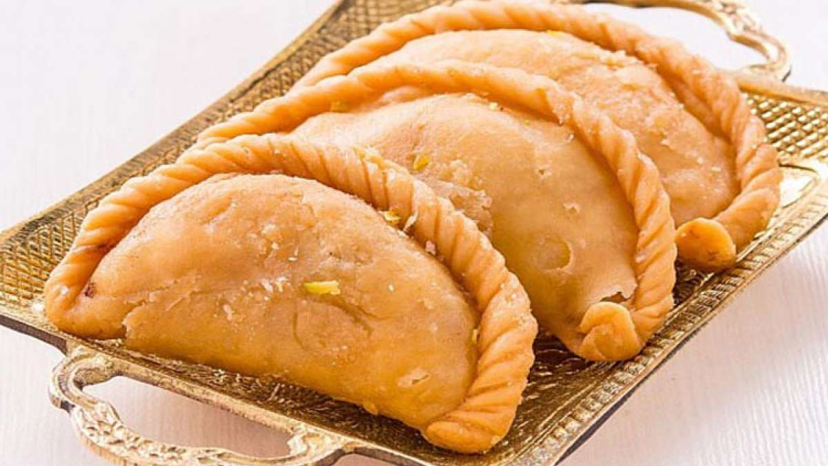 Make crispy and spicy pea gujiya for Holi breakfast, everyone will love the taste