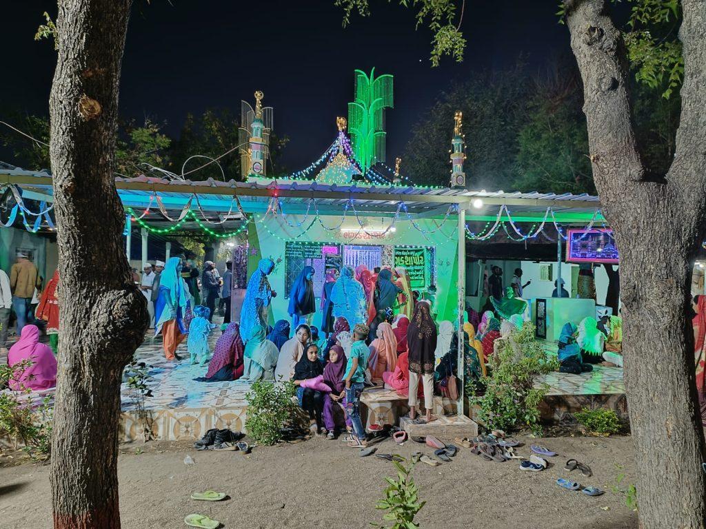 Ursh of Hazrat Bhangadshapir Dada on Ghangli Road of Sihore was celebrated with Sharif Shanoshawkat.