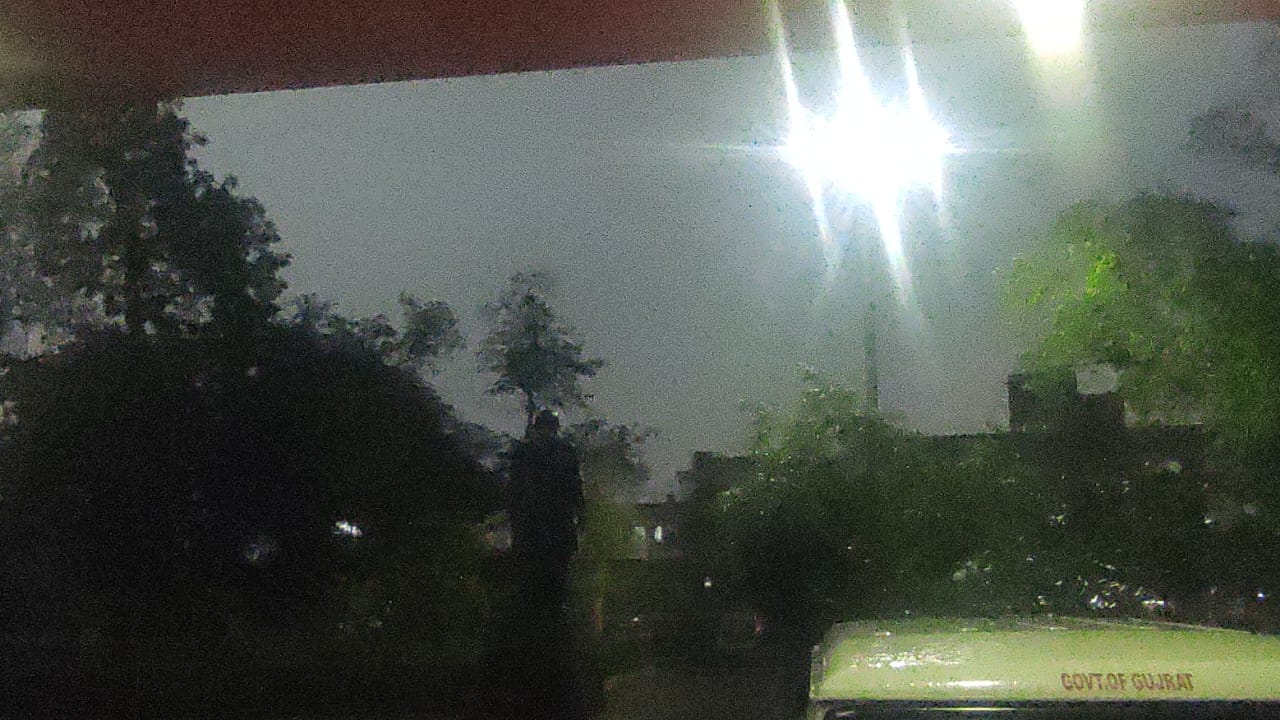 A few villages of Panthak along with Sihore experienced a wind storm in the late evening - rain showers with lightning crackling.