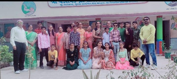 A farewell ceremony was held for the students of Maavad Primary School of Sihore taluk