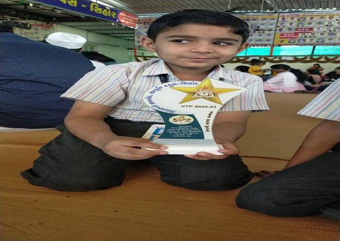Parent meeting is a bridge between parent, child and teacher: Parent meeting was held at Sihore Vidyamanjari Gyan Peeth School.
