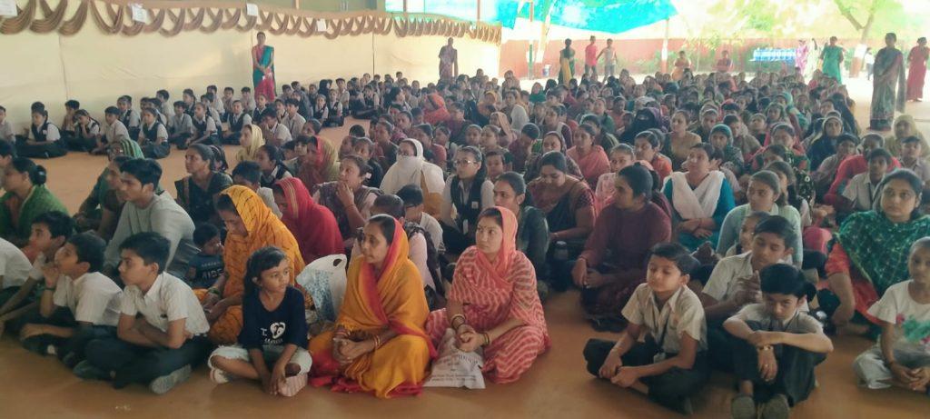 Parent meeting is a bridge between parent, child and teacher: Parent meeting was held at Sihore Vidyamanjari Gyan Peeth School.
