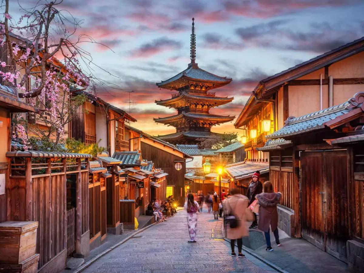From cherry blossoms to oceans and snow-capped mountains, these are the 5 most beautiful places in Japan