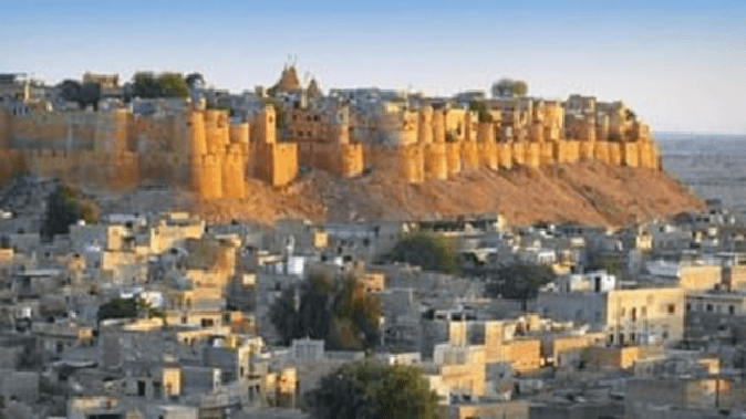 A golden crown of the desert, this unique fort changes its color in the morning and evening