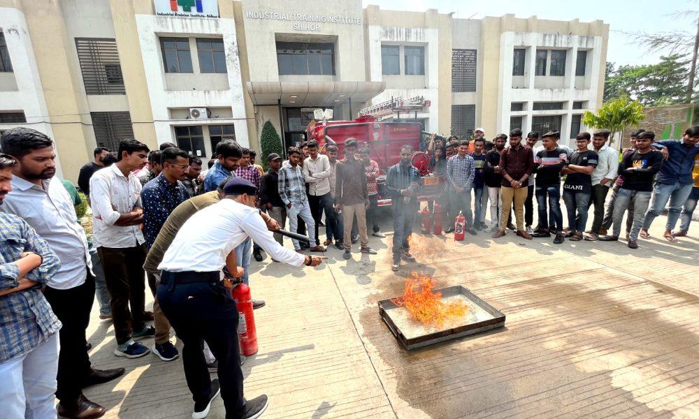 Fire safety guidance was given at ITI by Sihore Fire Brigade