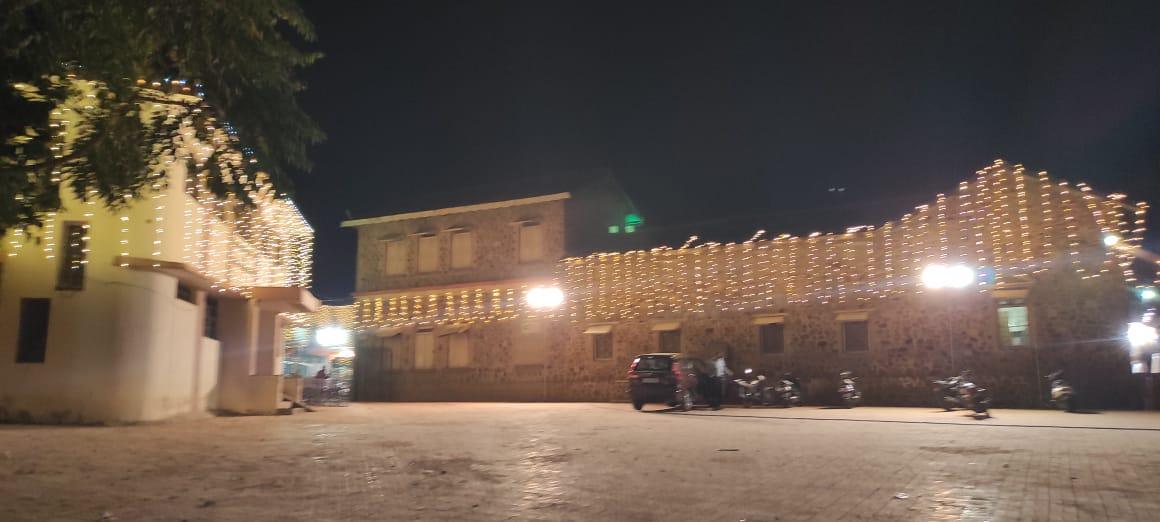 Sehore's LD Muni High School was decorated like a bride as part of its centenary celebrations.