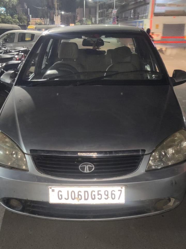 Two persons were caught with a car full of foreign liquor in Kumbharwada area of Bhavnagar