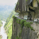 This is the most dangerous road in India, it takes a heart of stone to drive at such a height