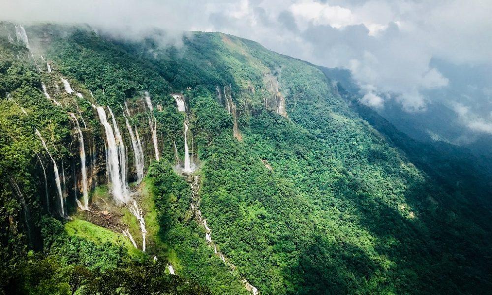 If you are planning to go to Shillong, then visit these places, without which the trip will be incomplete.