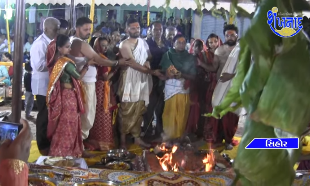 Day-long rituals in Bhakto Bhakit at Sihore Hanumandhara Temple in celebration of Hanuman Janmotsav.