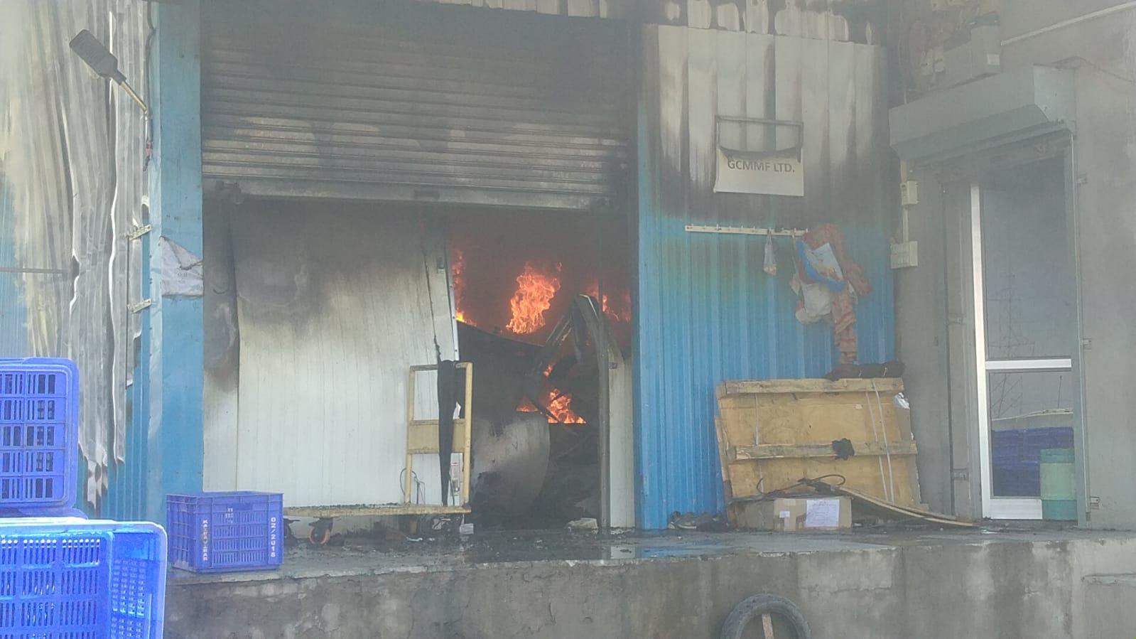 Sihor; Fierce fire in cold storage of Amul ice cream; Ice cream and cold storage worth approximately Rs.3 crore