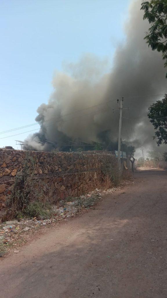 Sihor; Fierce fire in cold storage of Amul ice cream; Ice cream and cold storage worth approximately Rs.3 crore