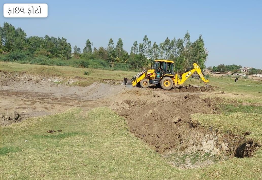 In Bhavnagar district, in one year the mining mineral is Rs. 8458 lakhs in revenue