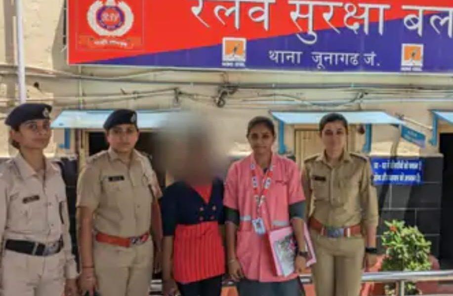 15-year-old girl from Sihore reached Junagadh railway station - 181 Women's Helpline team sheltered at Shishumangal Sanstha
