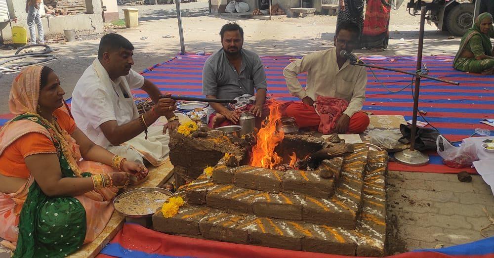 Navchandi yajna was held at Meldi Mana temple in Ramparawala, Sir village, Sihore