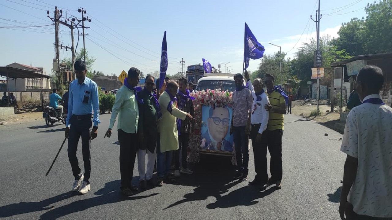 Grand celebration of 132nd birth anniversary of Dr. Baba Saheb Ambedkar in Sihore city: Maharalli held on highways