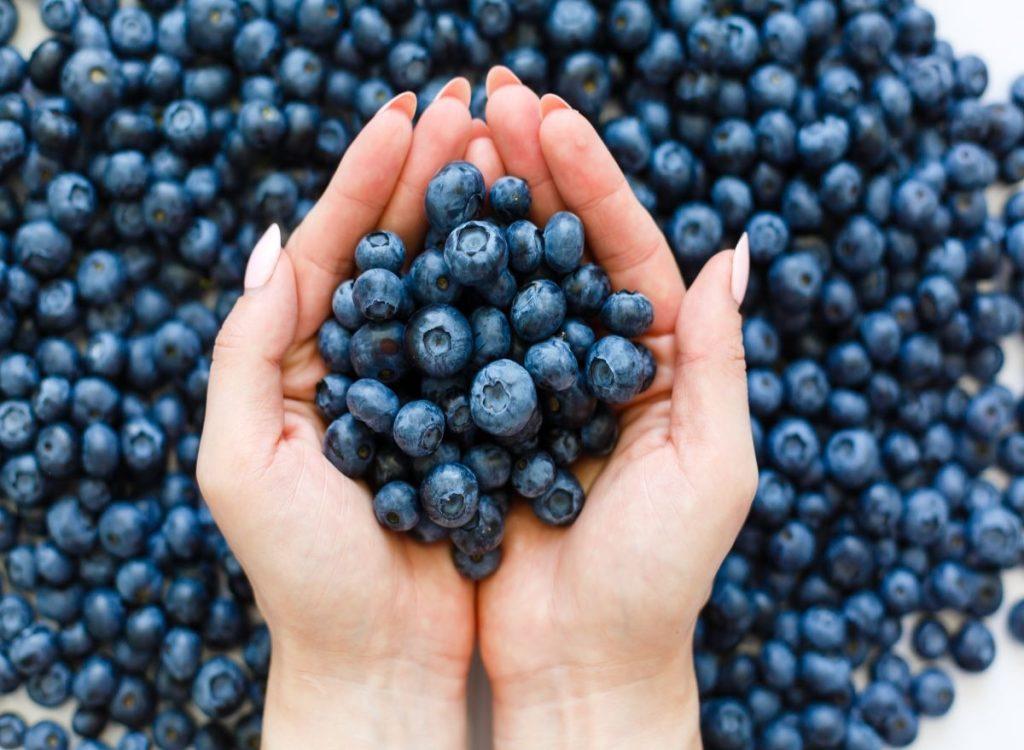 If you eat a lot of blueberries in summer, you will get these 4 amazing benefits