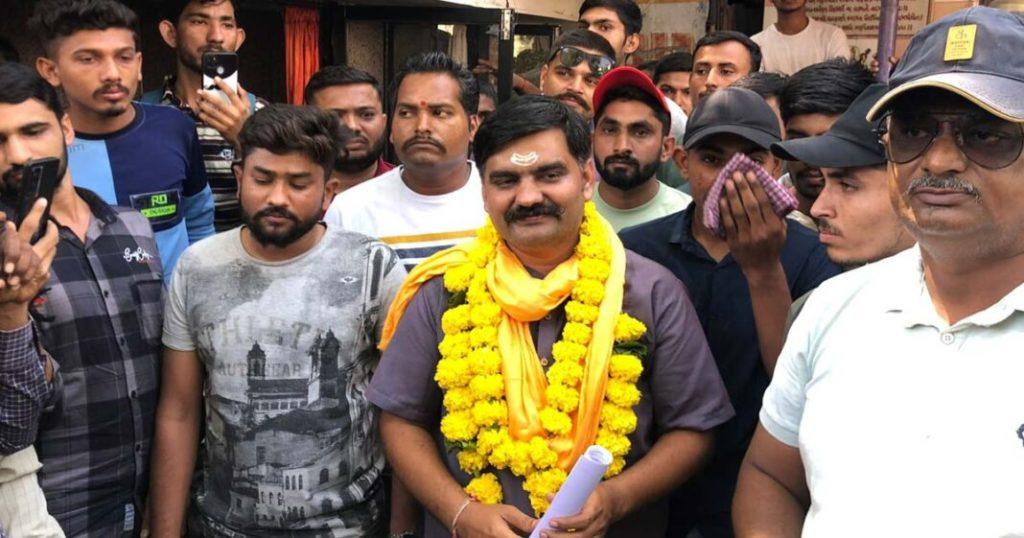 Student leader Yuvraj Singh, who broke the dummy scandal in the exam, is present in the Bhavnagar police