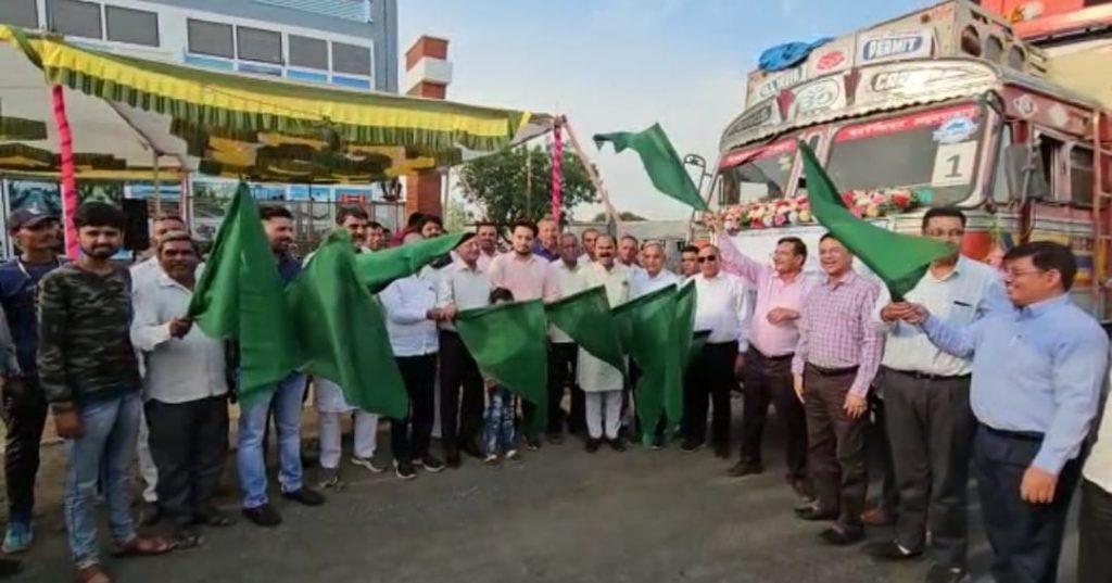 6 Water Service Vessels and 4 Water Ambulances depart for Varanasi to join Clean Ganga campaign from Alang