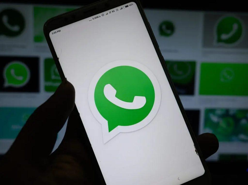 In WhatsApp, the personal chat of 'girlfriend' can be locked, no one can spy