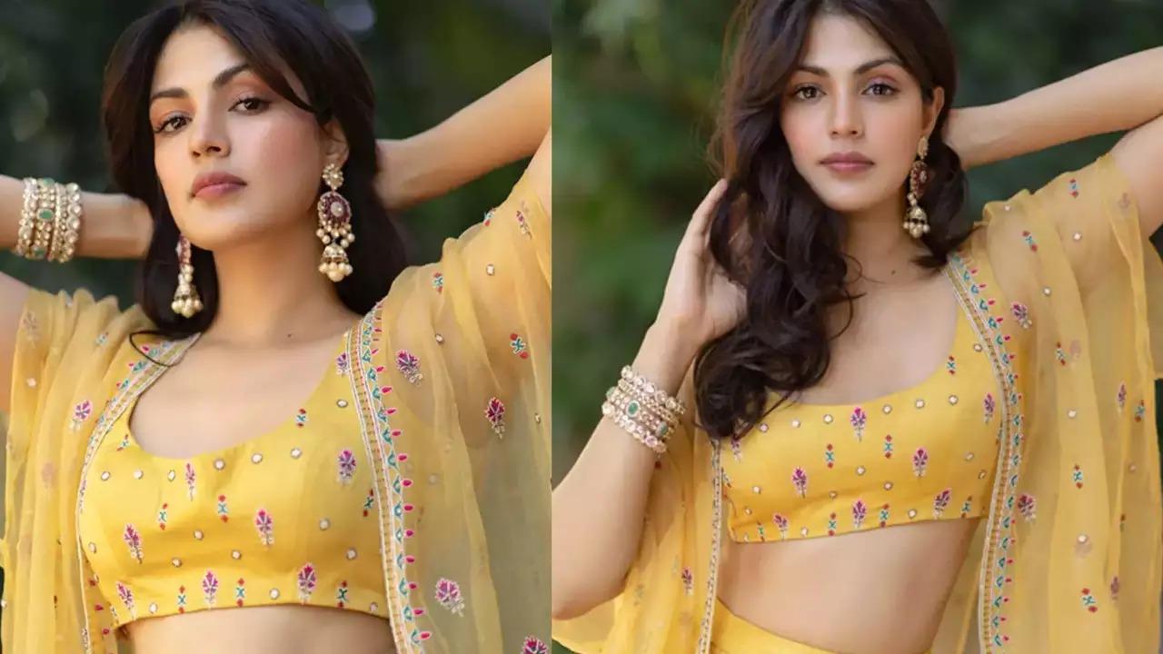 rhea-chakraborty-created-havoc-in-sarees-to-western-dresses-you-can-also-see-the-latest-pictures