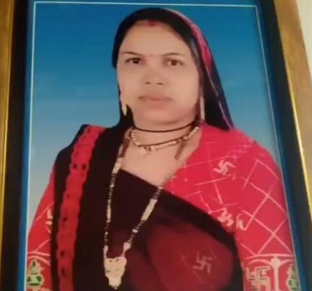 Jeser; Woman dies after feeding stray dogs, four children lose their mother's umbrella