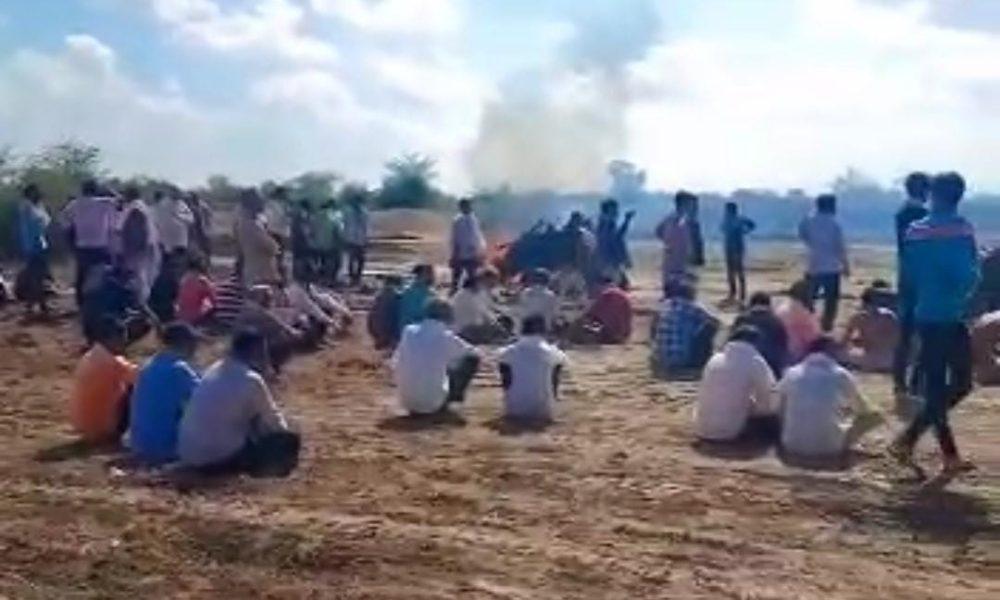 Bhavnagar's Bhadbhid village mourns six people at once: house-to-house mourning: mass funeral