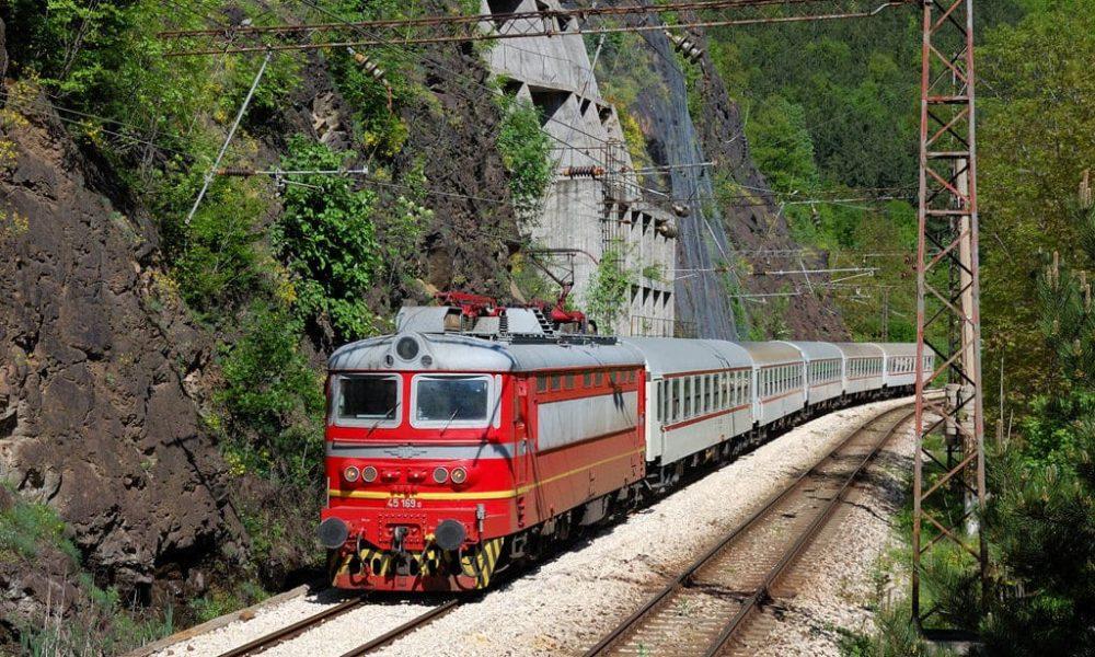 Irctc Ticket Book: Book the entire train in one click at home! 99% people don't know this method