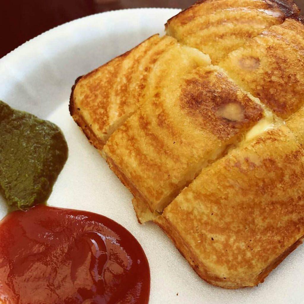 Try Gujarat's famous Ghughra sandwich, once you eat it, you will want to eat it again and again, easy recipe