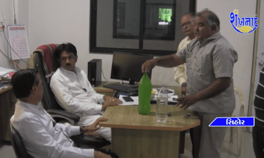 Mavjibhai Saravaiya represented to the Chief Officer about the issue of deep water at Ward 2 Nandavan Society.