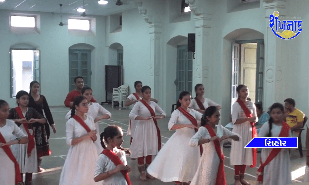 Gurjar Kavya Nartan by Archana Kathak Kendra will be held in Bhavnagar Zawerchand Meghani main stage.