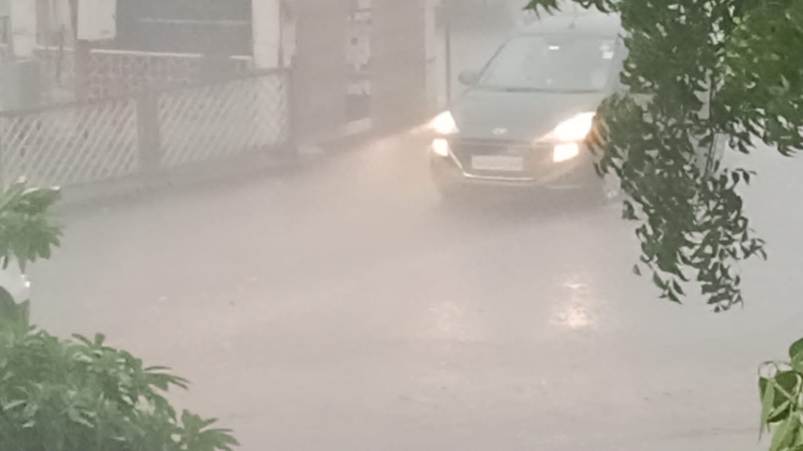 Baisakh rains in Sihore city; Heavy thundershowers; Water water everywhere