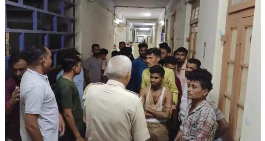 Truck driver stabbed to death in Mahua yard