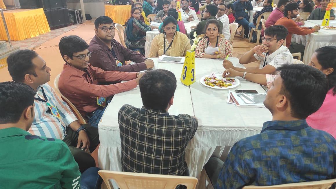 A large youth and youth introduction fair of Kapol Mahajan Samaj was held at Sihore