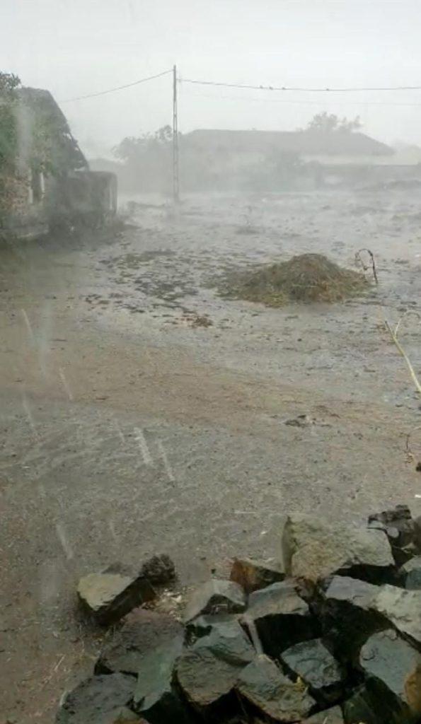 Torrential rains accompanied by thunderstorms in Baisakh, Varal Ramgarh Thorali areas of Sihore