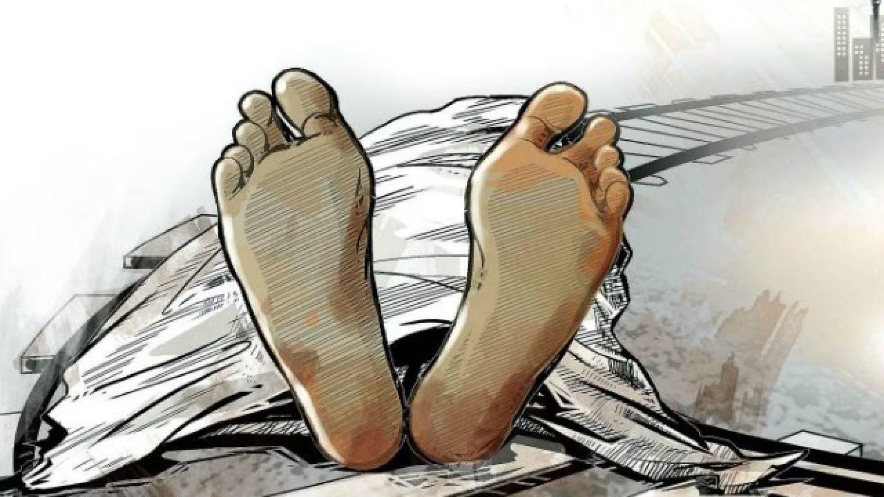 A retired railway employee committed suicide by falling under the train in Sihore