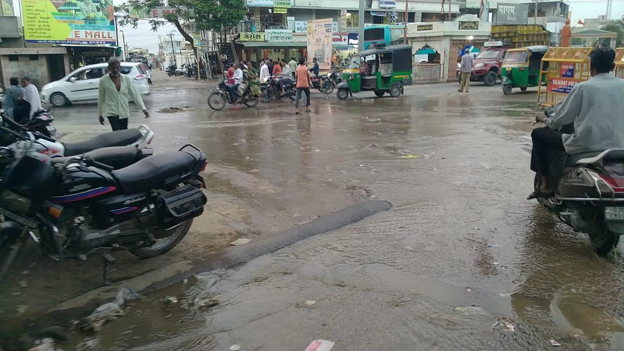 Let's step in now, get rid of overflowing drains: Kakludi of Sehore traders