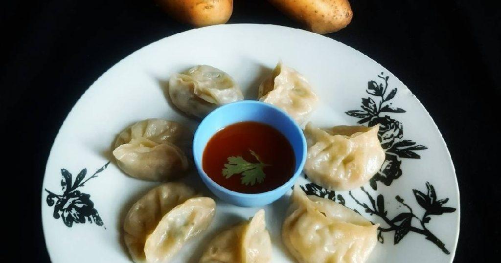 Make tasty momos with potatoes, learn easy recipes