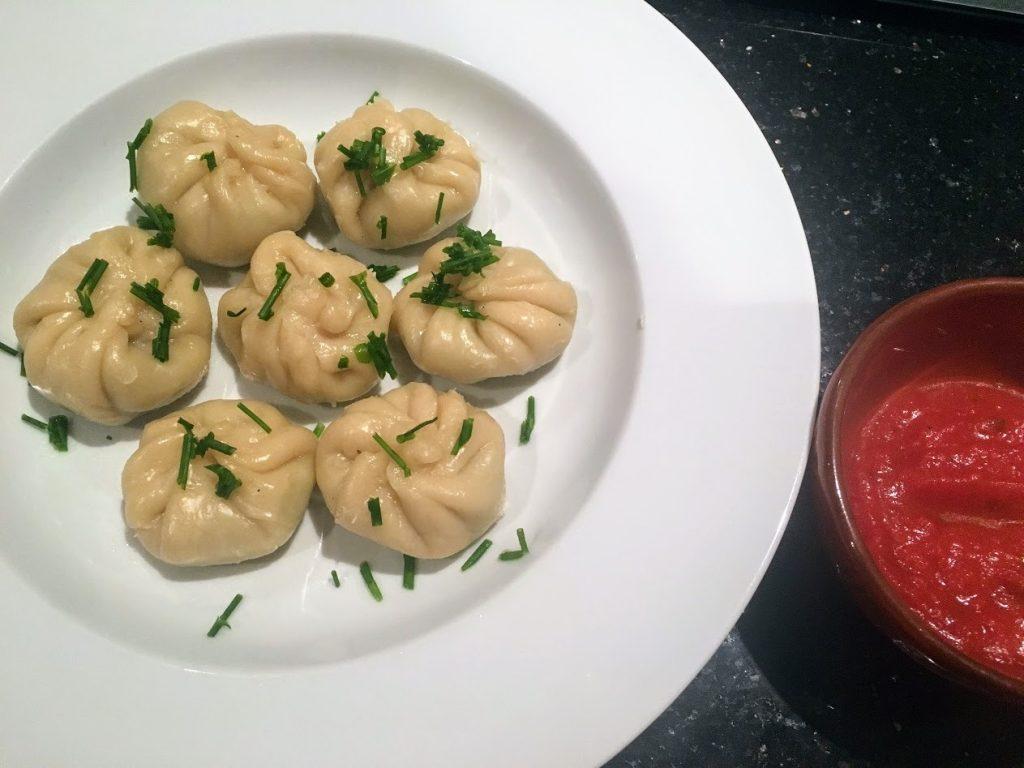 Make tasty momos with potatoes, learn easy recipes