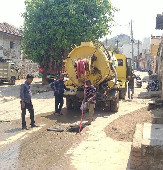 Conch impact ; Finally Sehore Municipal Sewerage Department woke up... ordered to clean all the drains of the city.