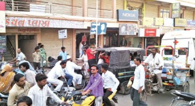 Empire of pressures on the main highway of Sihore city; Urban people are troubled by the problem of traffic jam