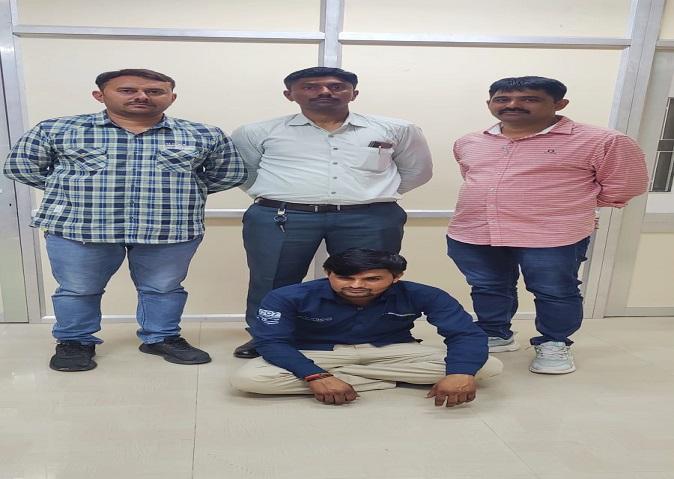 Bhavnagar police nabbed one more in the dummy case