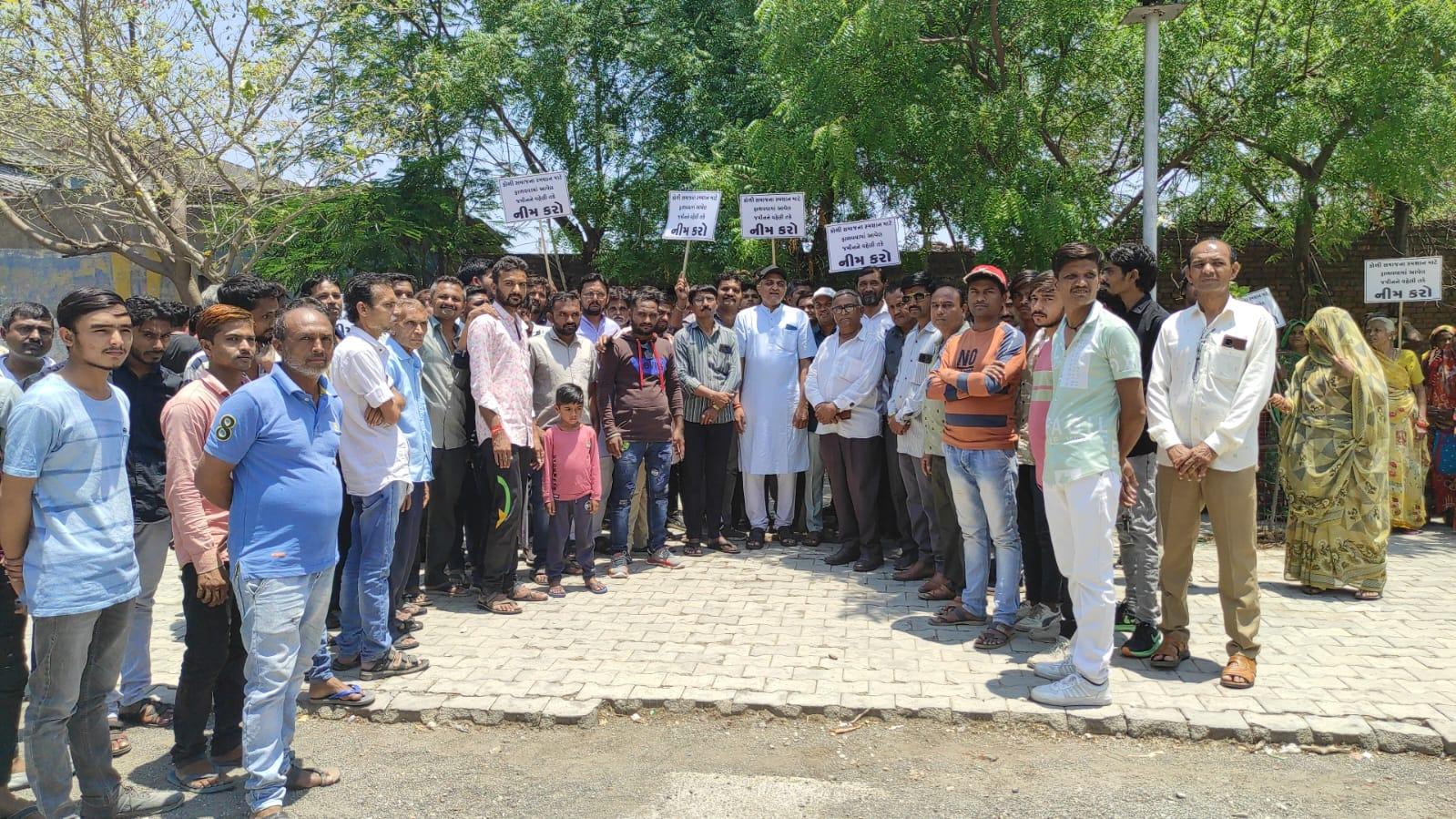 A sit-in with the demand to close the Koli Samaj cremation ground in Sihore Leelapir area at the earliest